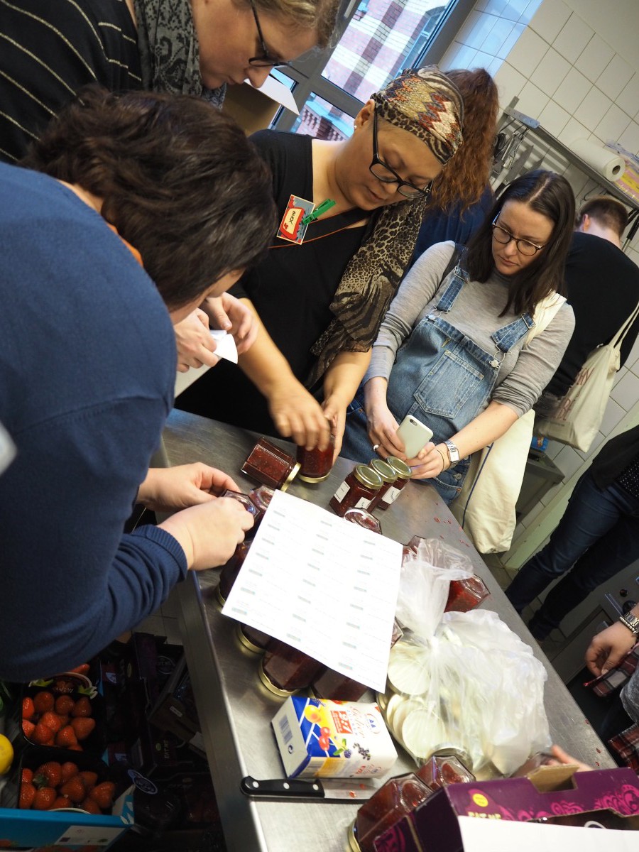 Foodiemeetup Berlin 2016 Foodblogger kochen Marmelade für Kimba