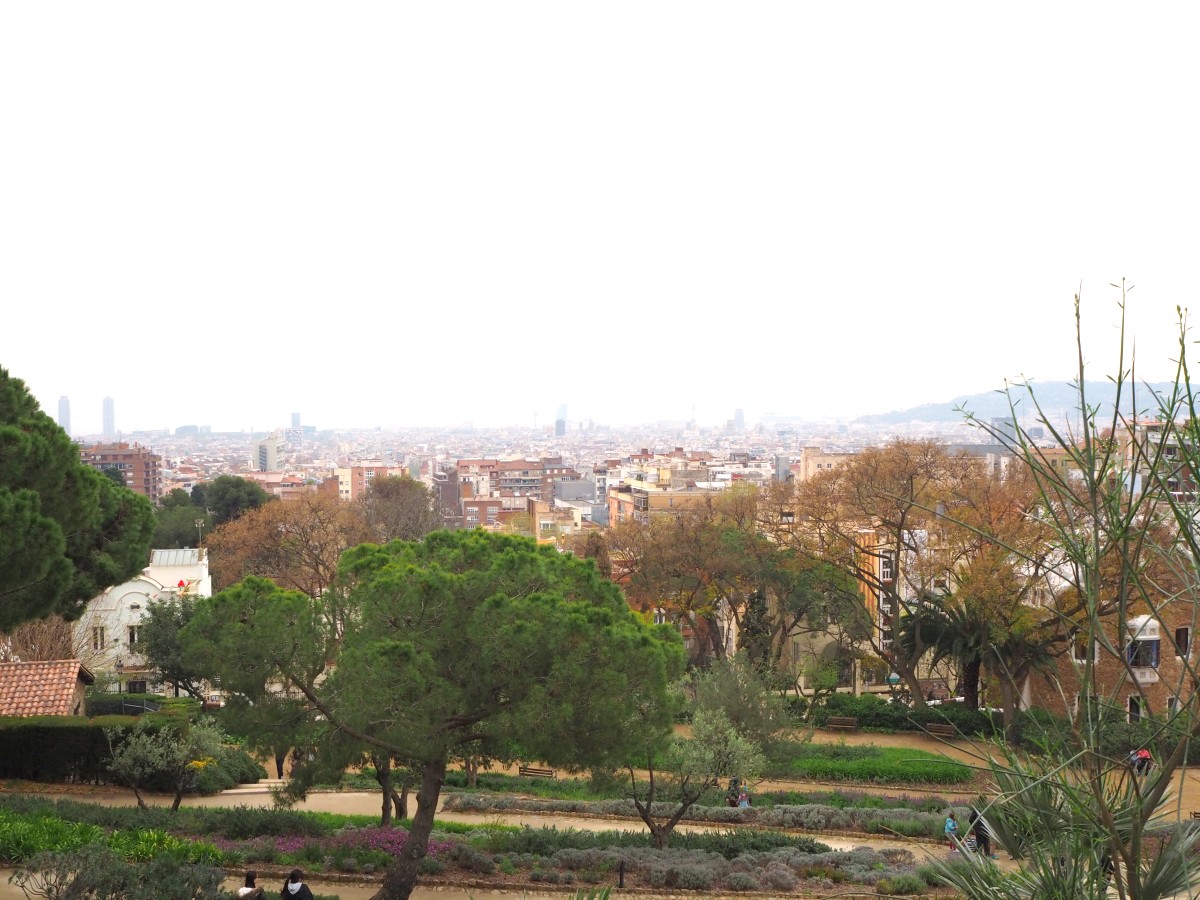 Die Aussicht vom Parc Güell in Barcelona.