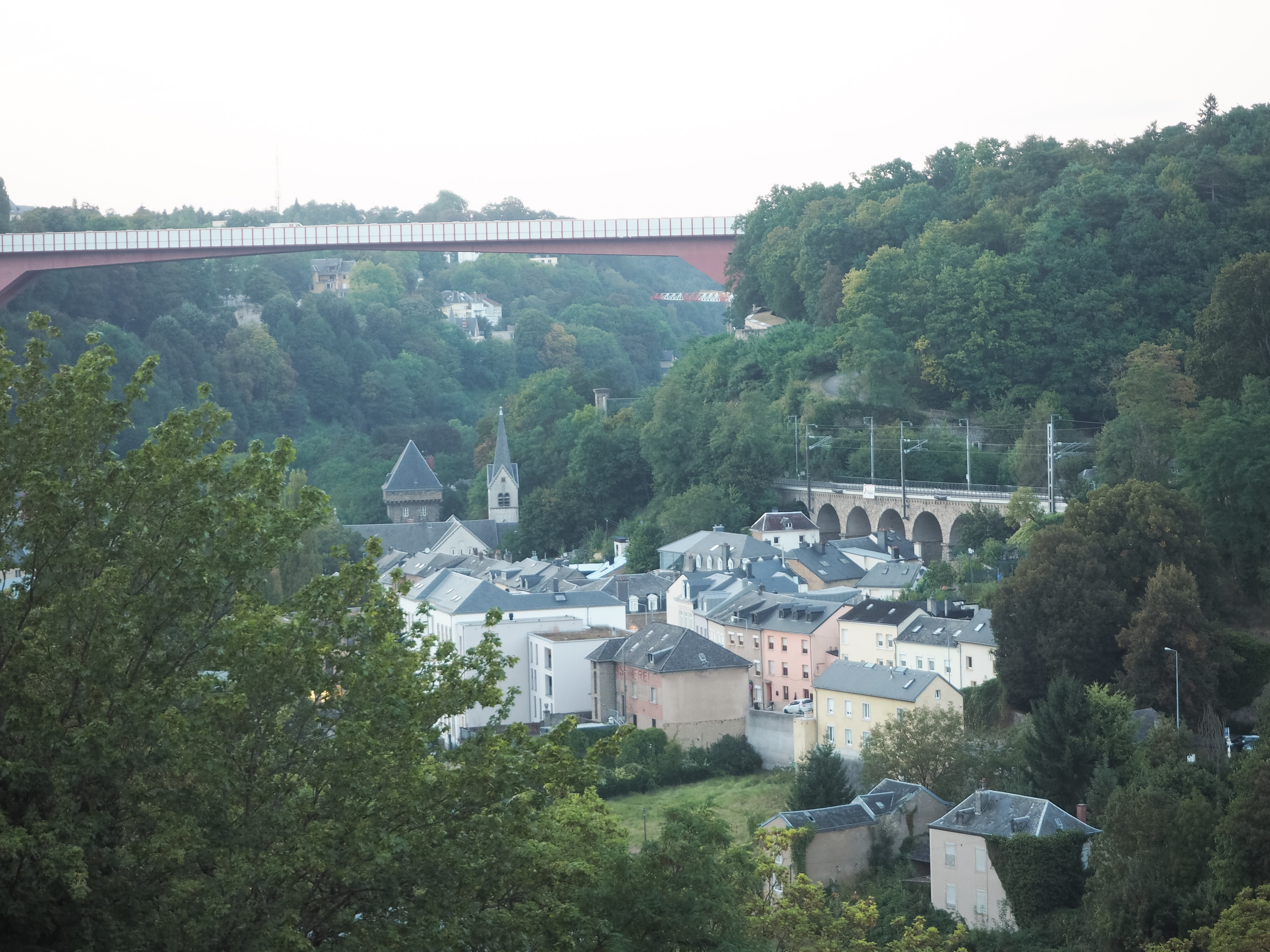 Blick auf die Unterstadt von Luxemburg.