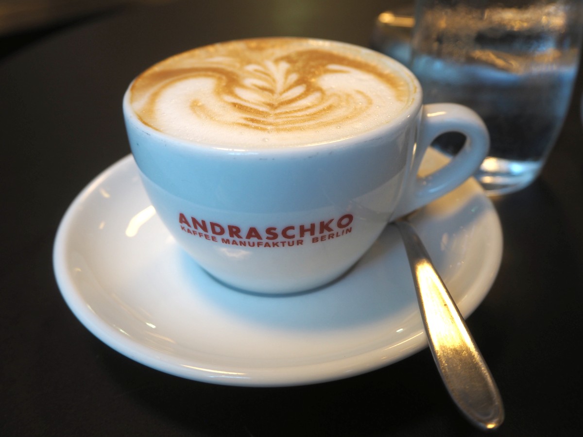 Andraschko Kaffee Cappuccino im falstaff Cafe Guide goldene Kaffeebohne Sieger von Wien Kaffeehaus Unger und Klein.
